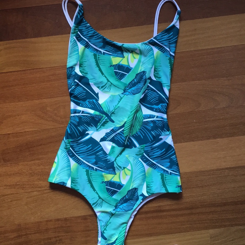 Leafy bathing suit